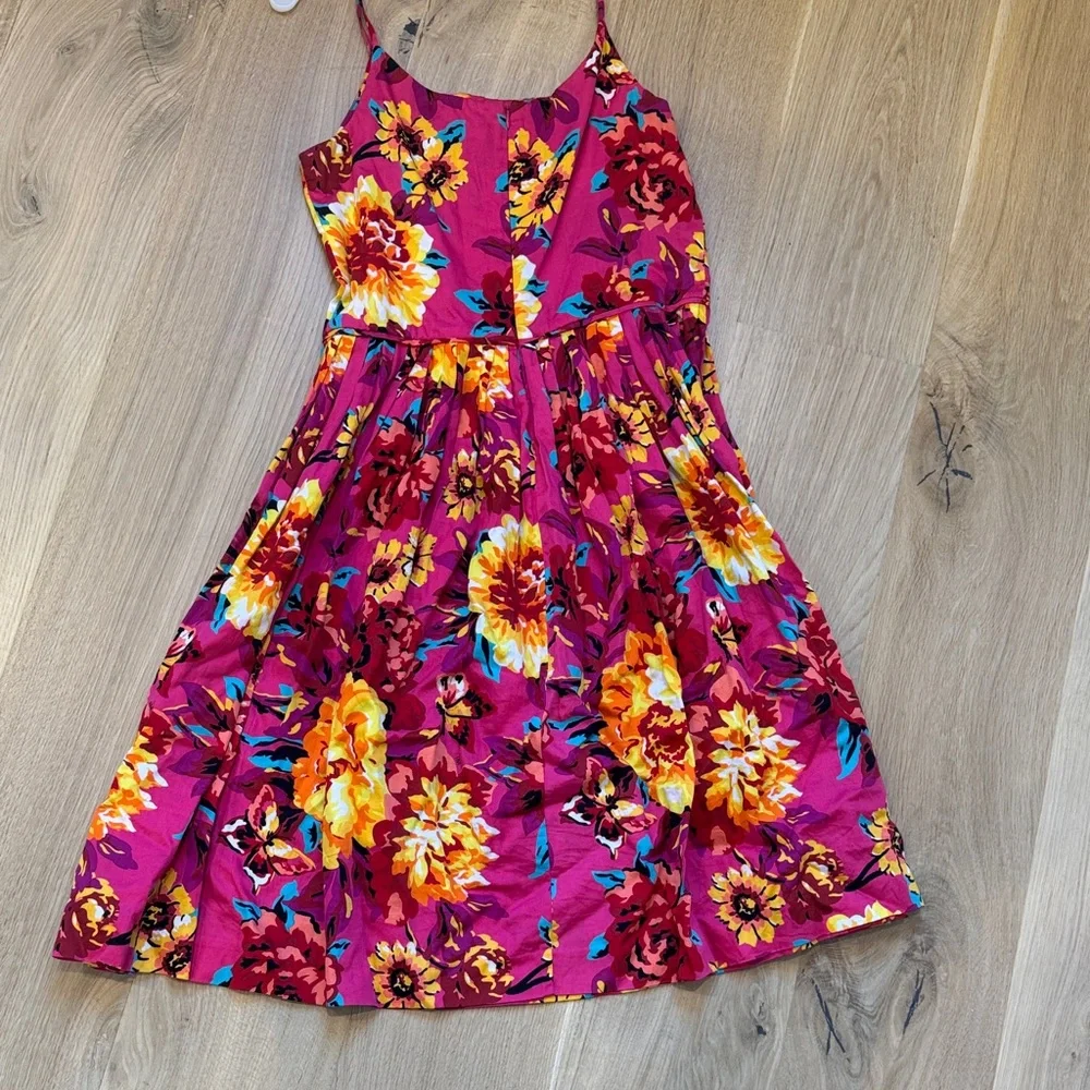 Isaac Mizrahi floral sundress vibrant flower pattern pleated skirt Women Size 10 - Picture 4 of 5